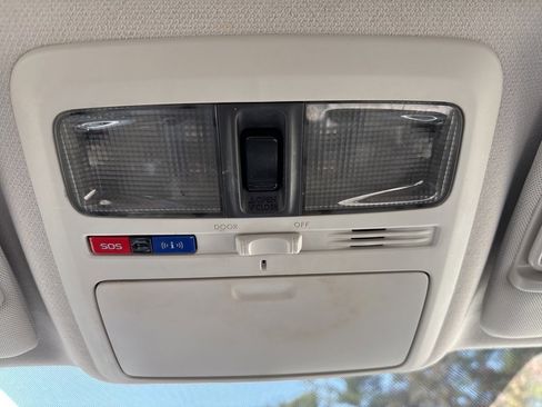 Used 2017 Subaru Forester 2.5i Premium w/ All-Weather Package image 20