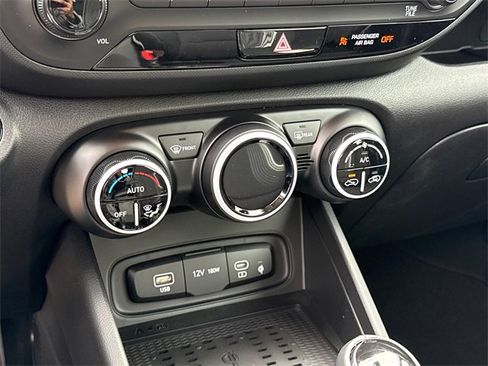 New 2025 Hyundai Venue Limited image 22