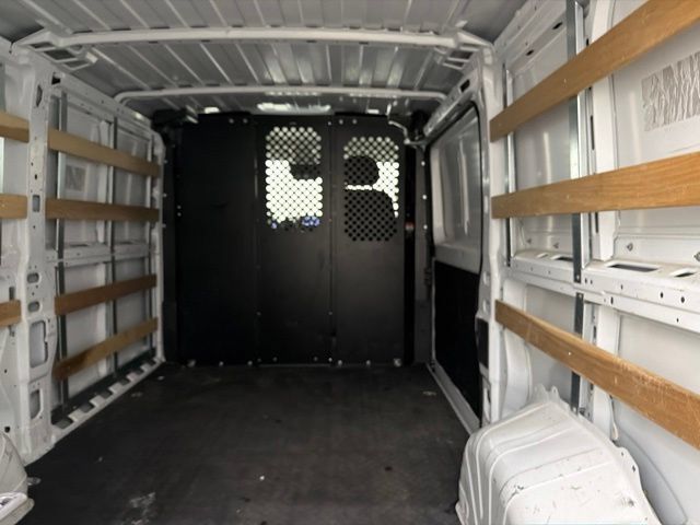 Used 2025 RAM ProMaster 2500 w/ U-Haul Equipment Group FWD image 25
