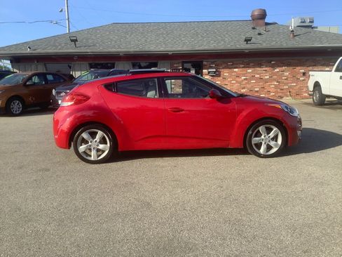 Used 2014 Hyundai Veloster w/ Style Package 02 FWD image 11