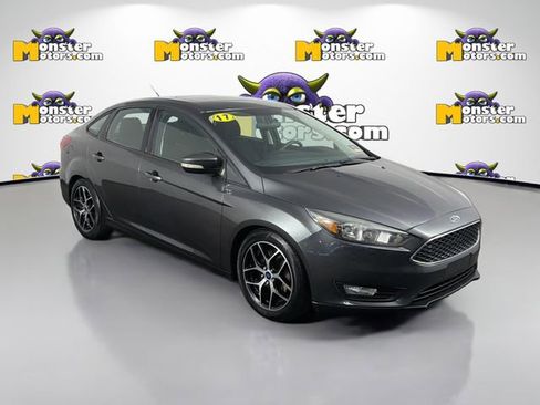 Used 2017 Ford Focus SEL image 3