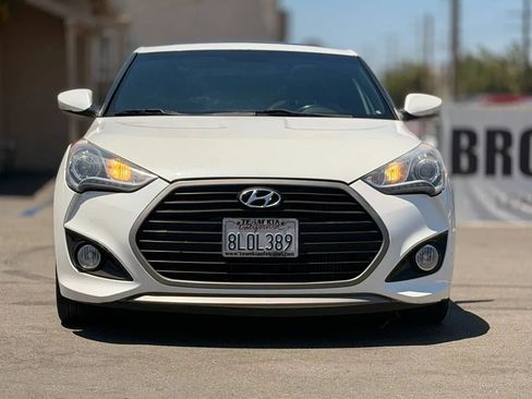 Used 2016 Hyundai Veloster Turbo w/ Option Group 04 FWD image 3