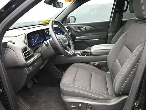 Used 2024 Chevrolet Traverse LT FWD image 15