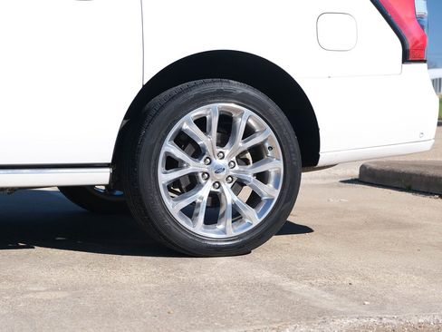 Used 2019 Ford Expedition Max Platinum image 8