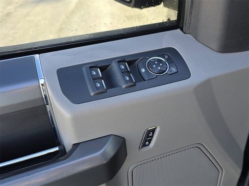 Used 2016 Ford F150 XLT w/ Equipment Group 302A Luxury image 12