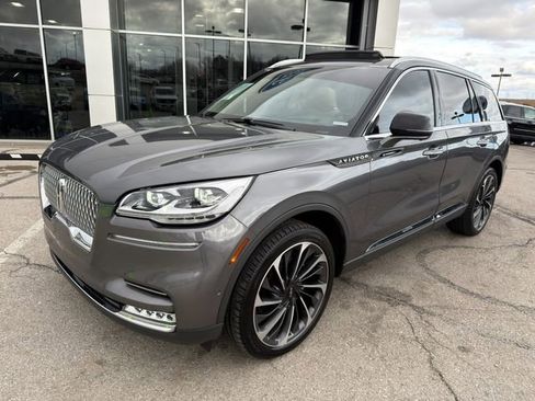 Used 2023 Lincoln Aviator Reserve w/ Equipment Group 201A image 3