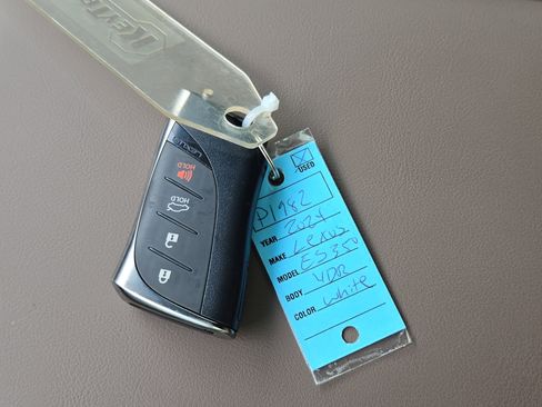 Used 2024 Lexus ES 350 Ultra Luxury w/ Accessory Package (Z2) FWD image 32