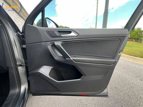 Used 2018 Volkswagen Tiguan SE FWD image 47