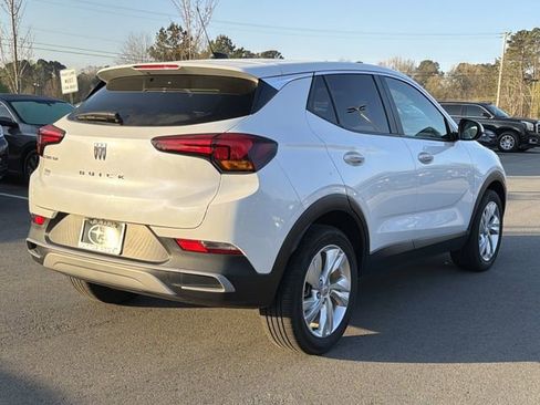 Used 2024 Buick Encore GX Preferred w/ Comfort Package image 3