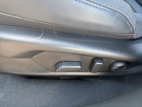 Used 2025 Subaru Forester Premium image 21