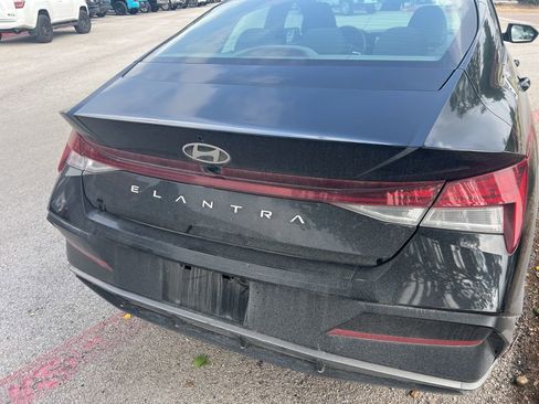 Used 2024 Hyundai Elantra SEL w/ Convenience Package FWD image 11