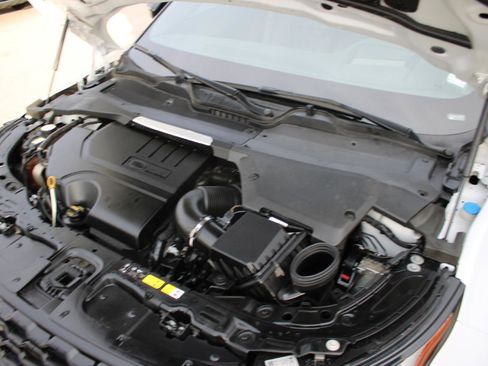 Used 2020 Land Rover Range Rover Evoque SE image 29