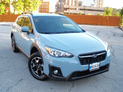 Used 2020 Subaru Crosstrek 2.0i Premium AWD/4WD image 2