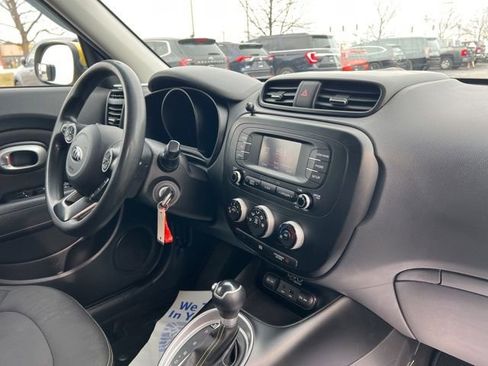Used 2015 Kia Soul + image 28