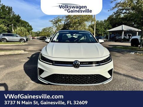 New 2025 Volkswagen Jetta SE FWD image 2