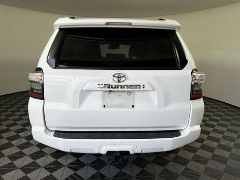 Used 2022 Toyota 4Runner SR5 image 6