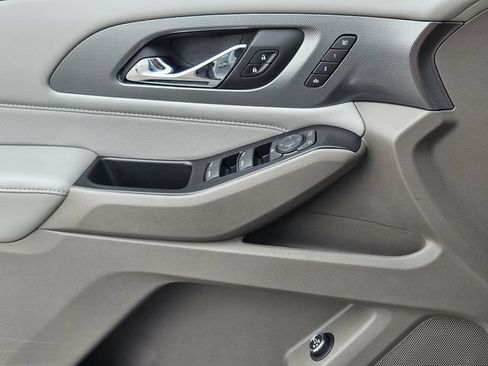 Used 2018 Chevrolet Traverse Premier w/ Driver Confidence II Package FWD image 23