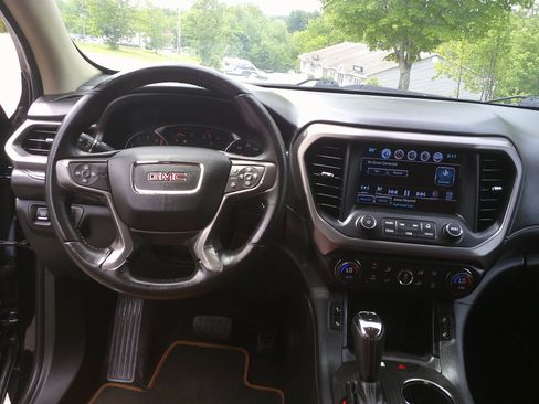 Used 2017 GMC Acadia SLT AWD/4WD image 17