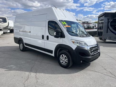 Used 2024 RAM ProMaster 3500 w/ Quick Order Package 22G SLT FWD image 1