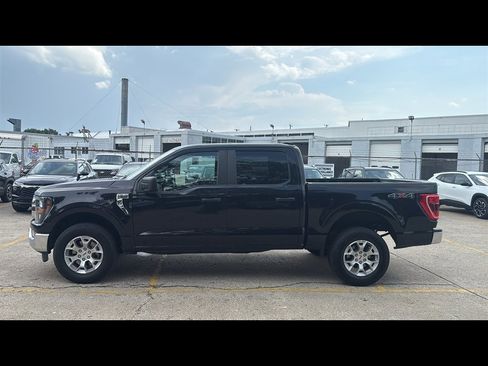 Used 2023 Ford F150 XLT image 3