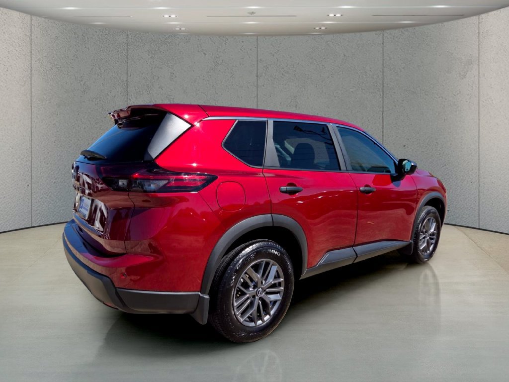 Used 2026 Nissan Rogue S FWD image 5