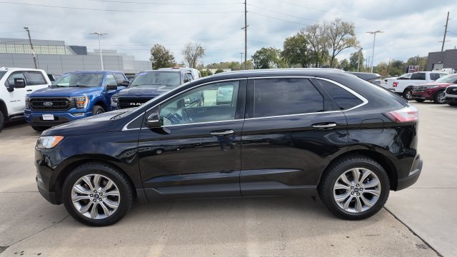 Used 2019 Ford Edge Titanium w/ Cold Weather Package AWD/4WD image 4