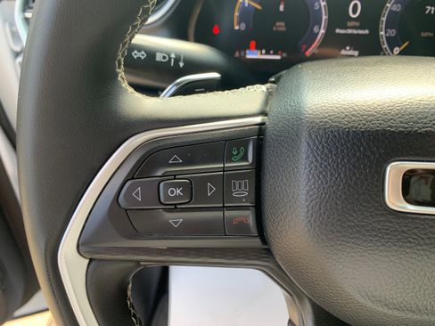 Certified 2024 Jeep Grand Cherokee Altitude image 32