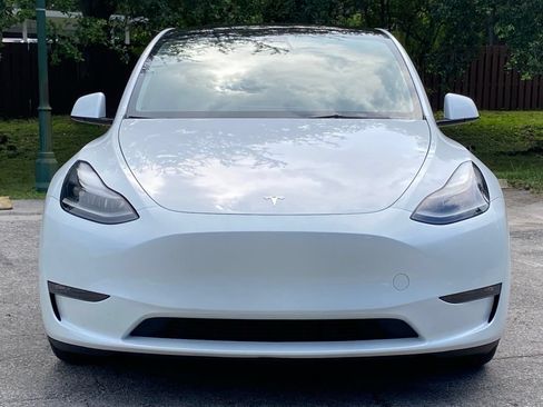 Used 2023 Tesla Model Y Performance AWD/4WD image 3