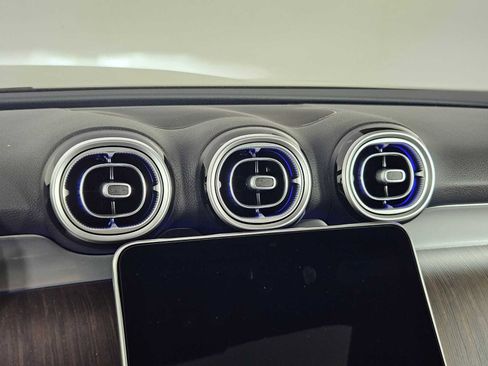 New 2025 Mercedes-Benz GLC 300 4MATIC image 38