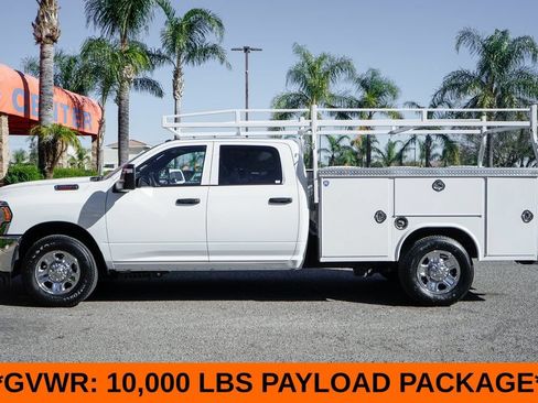 Used 2024 RAM 2500 Tradesman w/ Chrome Appearance Group RWD image 5