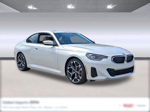 Used 2025 BMW 230i Coupe w/ Premium Package image 6