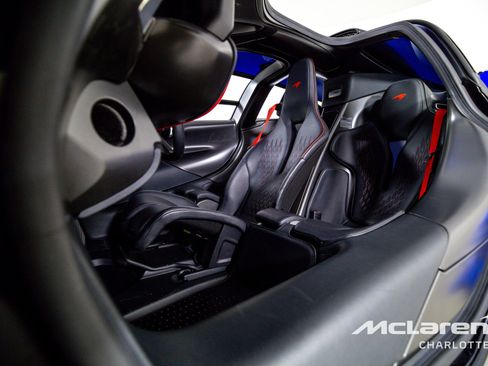 Used 2020 McLaren Speedtail RWD image 13