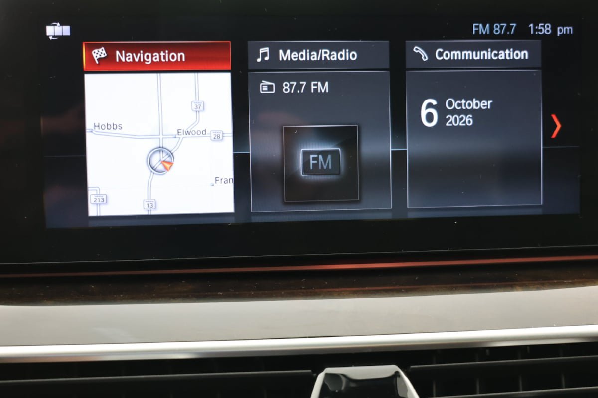 Used 2018 BMW M550i xDrive AWD/4WD image 53