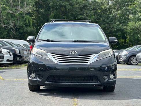 Used 2015 Toyota Sienna Limited image 3