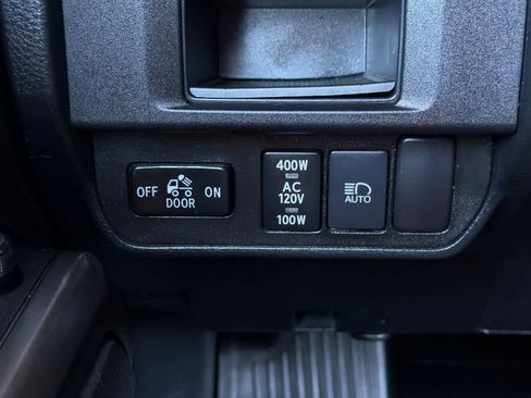 Used 2019 Toyota Tacoma TRD Off-Road w/ TRD Premium Off Road Package AWD/4WD image 30