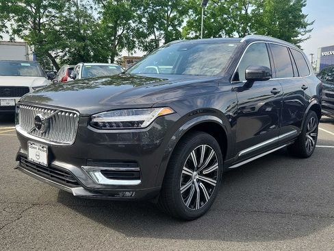 Certified 2023 Volvo XC90 B5 Plus w/ Protection Package AWD/4WD image 3
