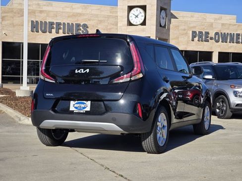 Certified 2025 Kia Soul LX image 8