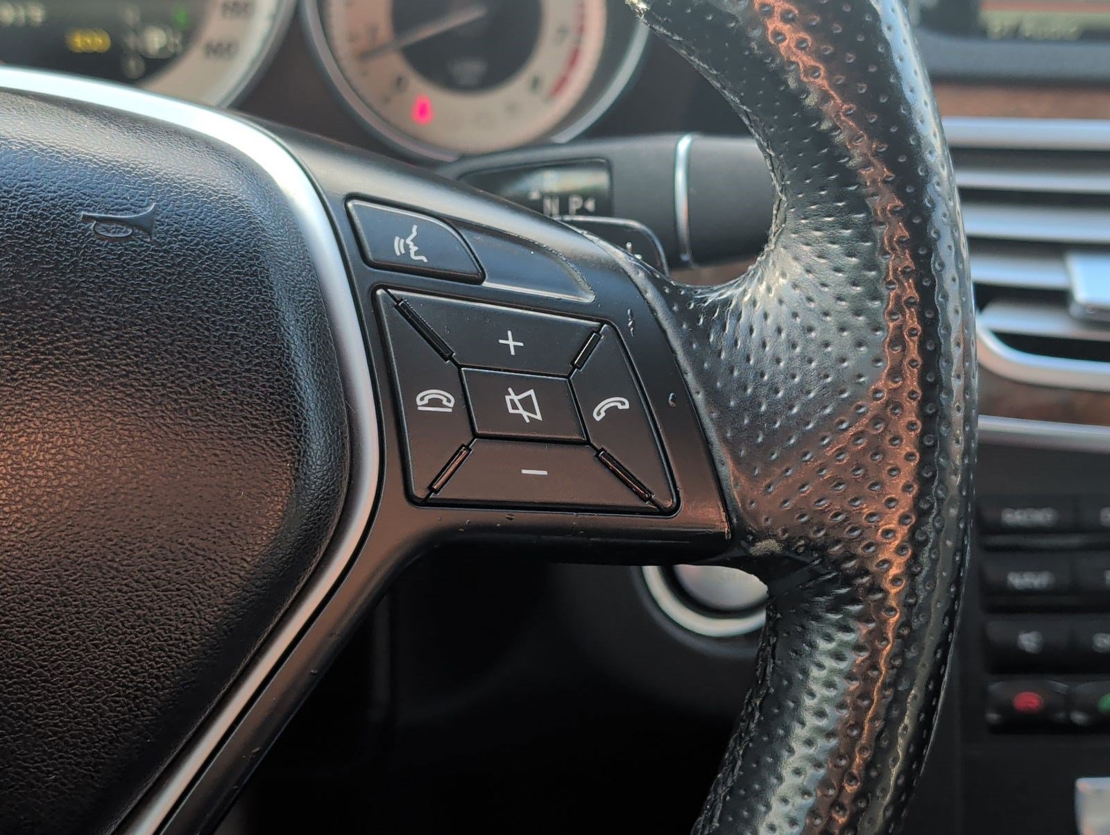 Used 2014 Mercedes-Benz E 350 Sedan image 30