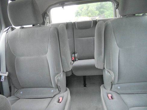 Used 2005 Toyota Sienna LE FWD image 26