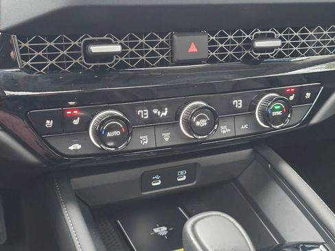 Certified 2025 Honda Accord Touring image 9