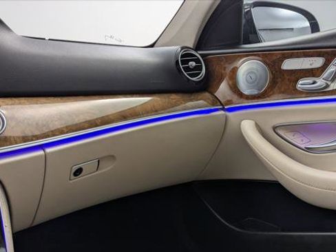 Used 2018 Mercedes-Benz E 300 image 33