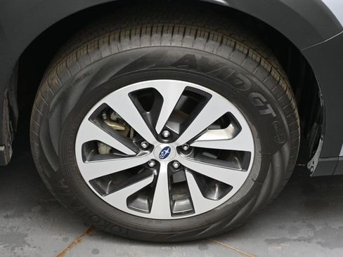Certified 2025 Subaru Outback Premium AWD/4WD image 10