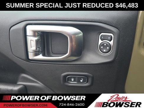 Used 2025 Jeep Gladiator Mojave w/ Convenience Group AWD/4WD image 13