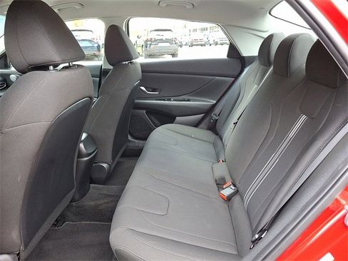 Used 2023 Hyundai Elantra SEL w/ Cargo Package image 10