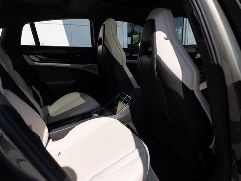 Certified 2025 Porsche Panamera 4S image 25