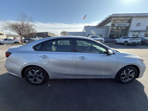 Used 2019 Kia Forte LXS image 8