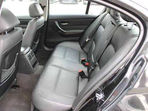 Used 2006 BMW 330i Sedan image 18