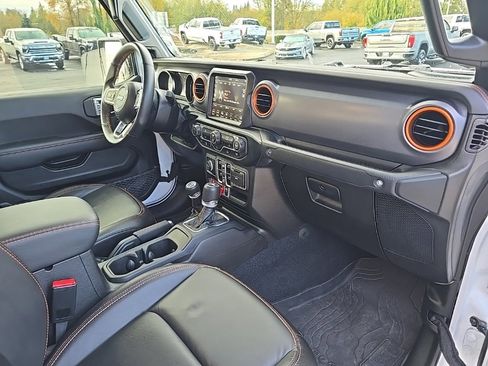 Used 2023 Jeep Gladiator Mojave w/ Trailer Tow Package image 29