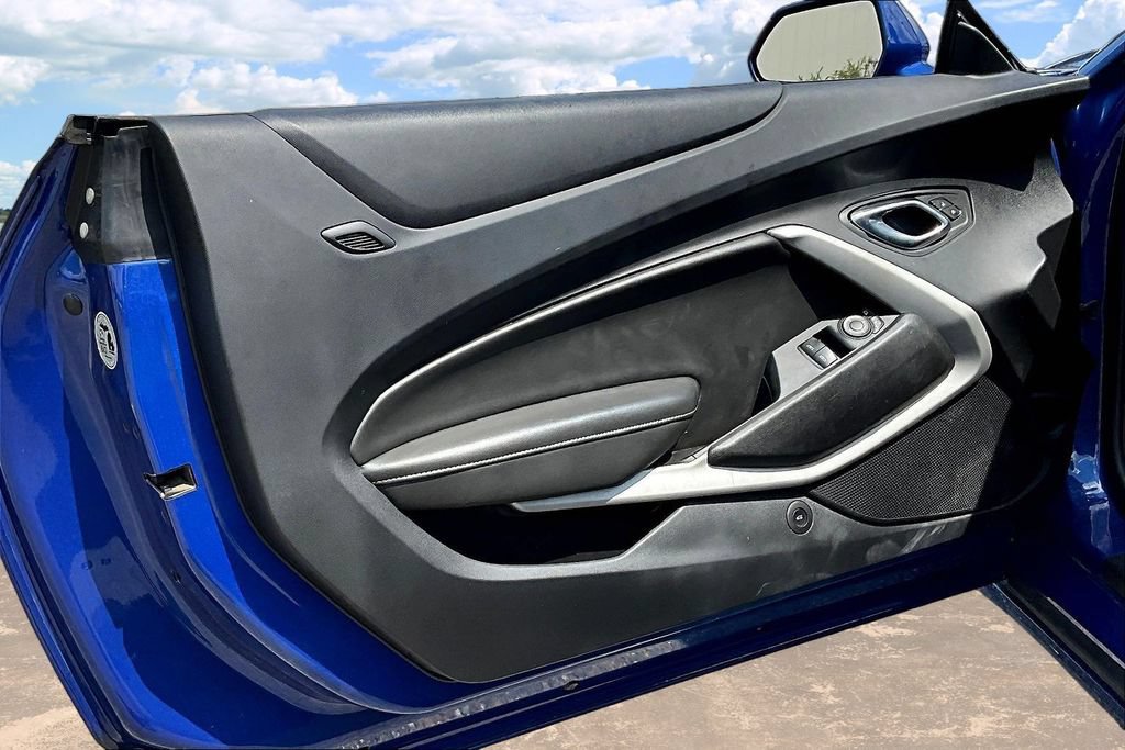 Used 2020 Chevrolet Camaro LT RWD image 18