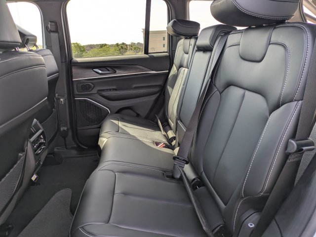 New 2026 Jeep Grand Cherokee Limited w/ Limited Altitude Package RWD image 15